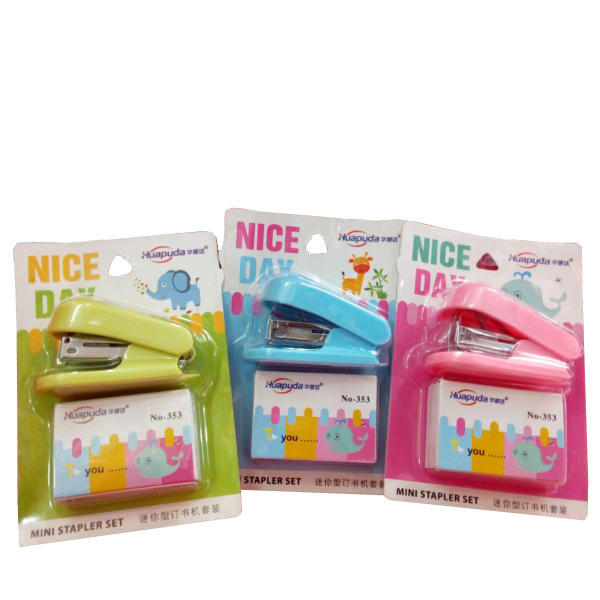 Agrafeuse  petit modèle 24/6 N353