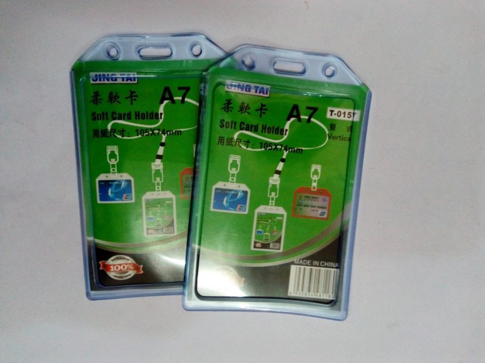 Badge 15H (A7) Portrait